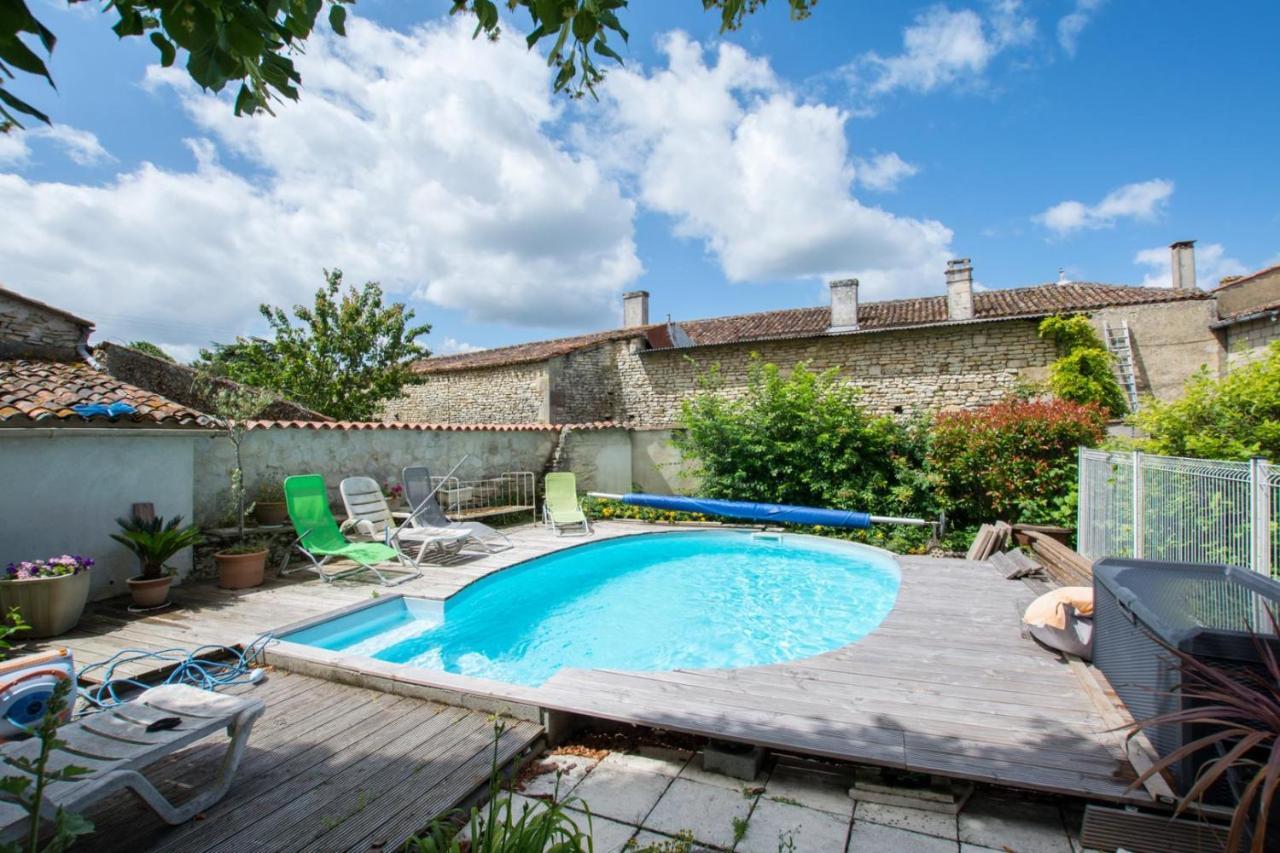 A L'Antan - La Ferme D'Octave Bed & Breakfast Saint-Hilaire-de-Villefranche ภายนอก รูปภาพ